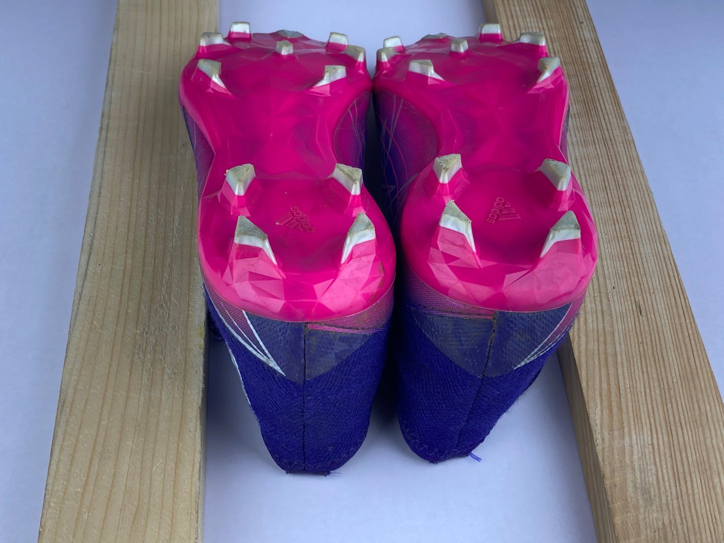 Shoes that are available online in Pakistan at athleticorner.com