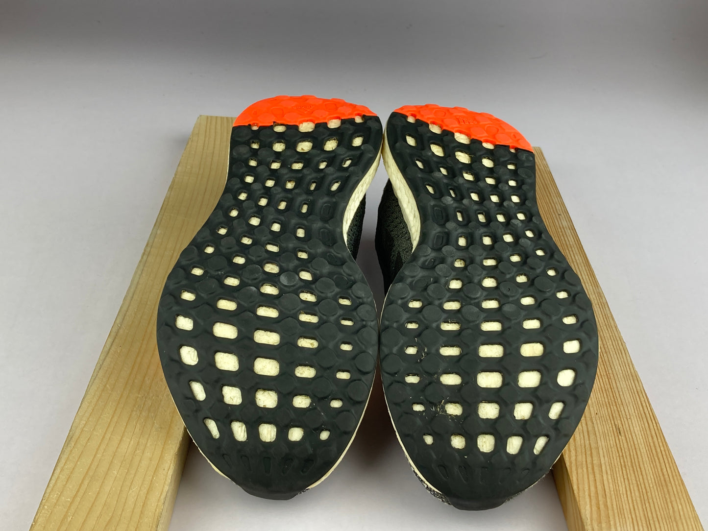Shoes that are available online in Pakistan at athleticorner.com