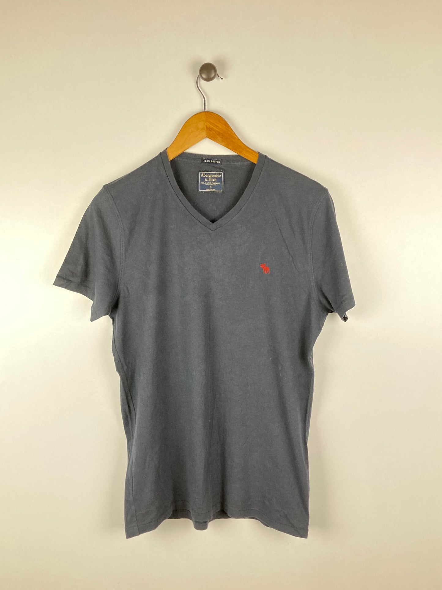 Abercrombie & Fitch | Black | V-Neck Tee