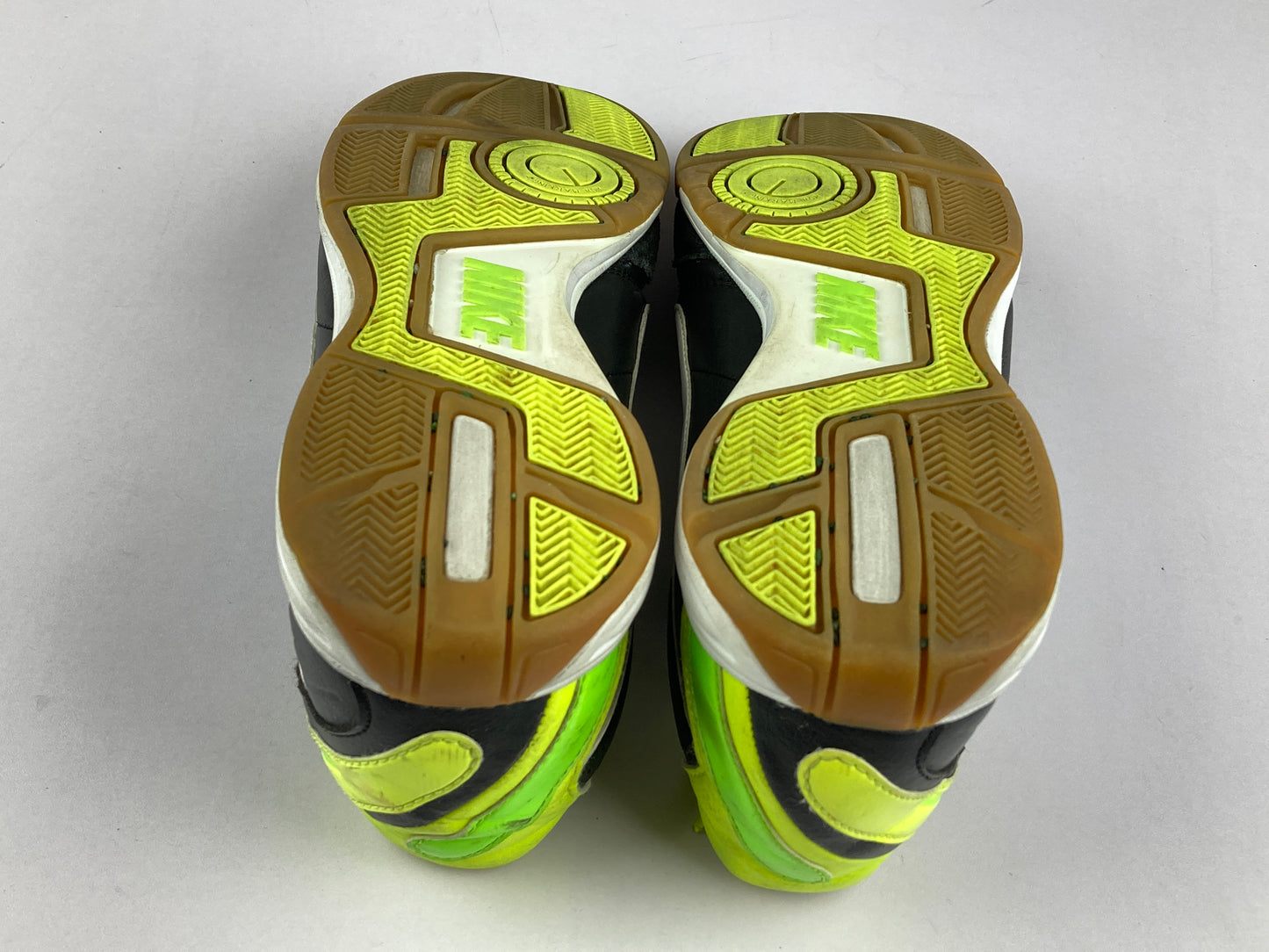 Shoes that are available online in Pakistan at athleticorner.com