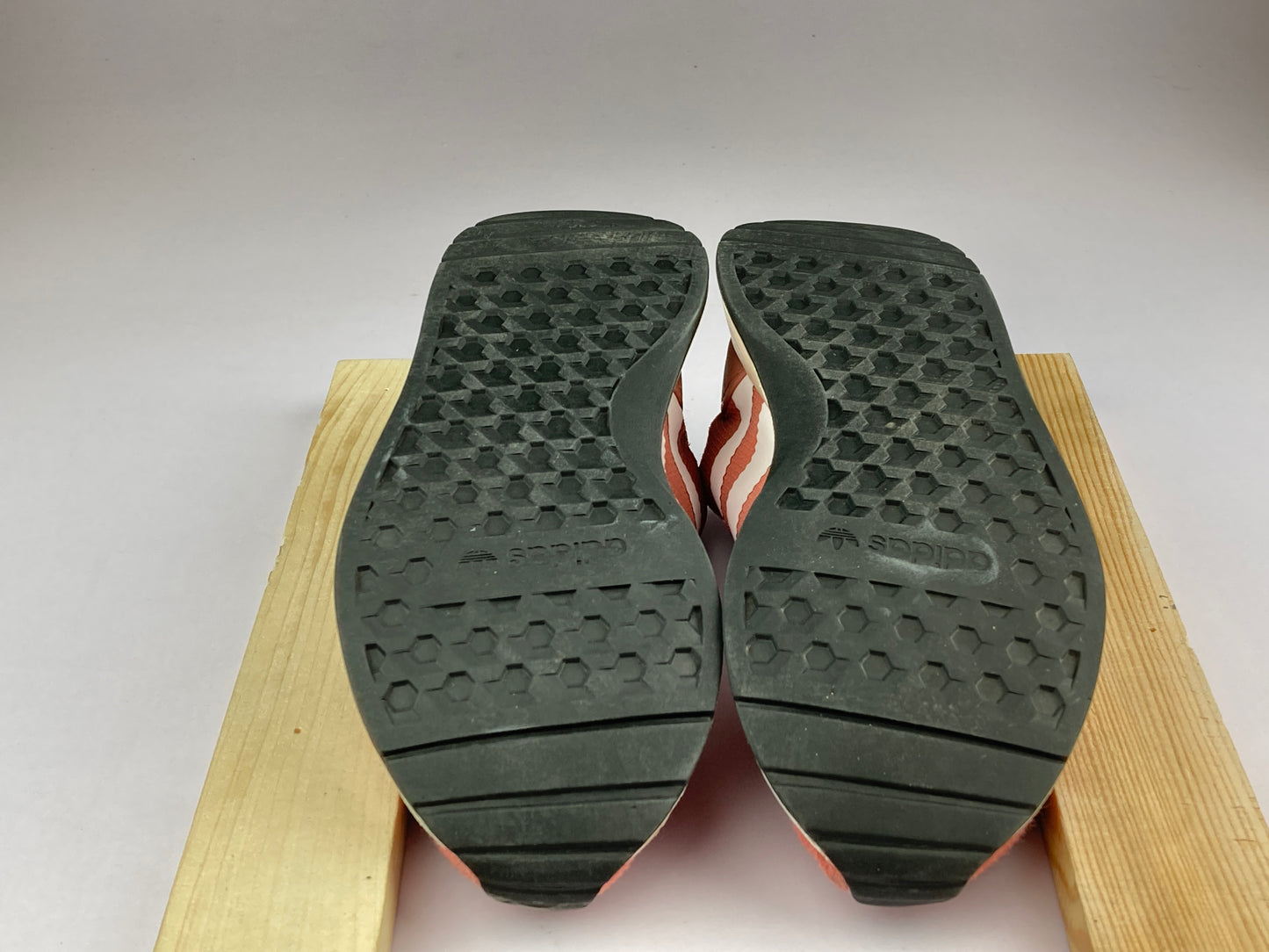 Shoes that are available online in Pakistan at athleticorner.com
