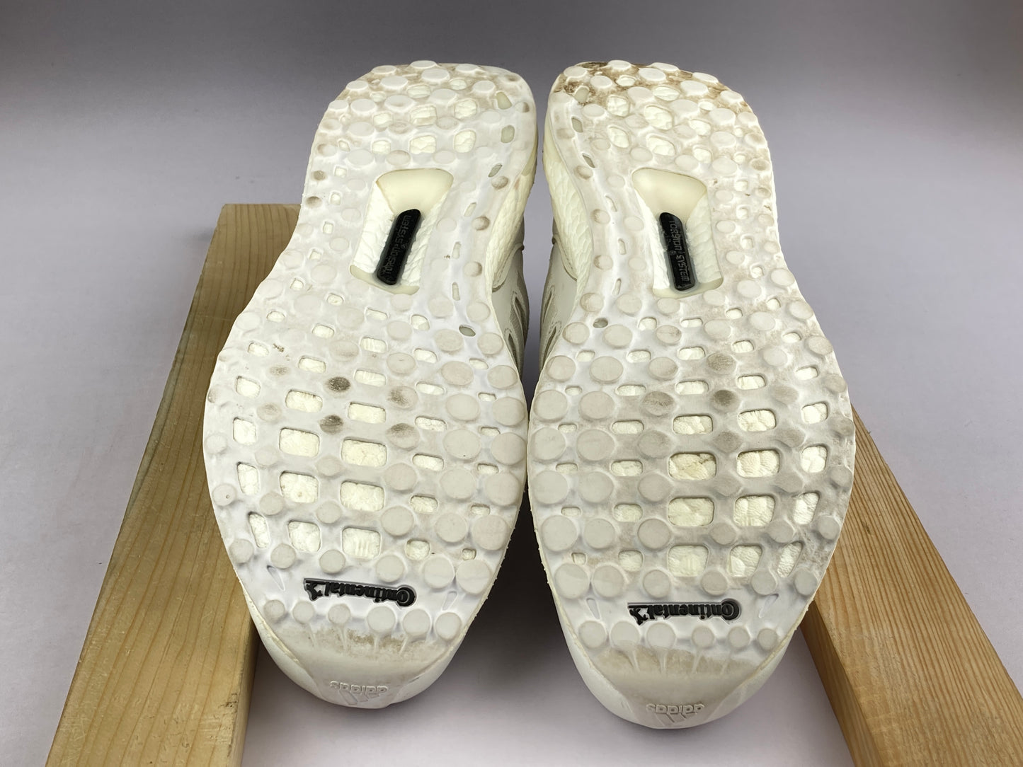 Shoes that are available online in Pakistan at athleticorner.com