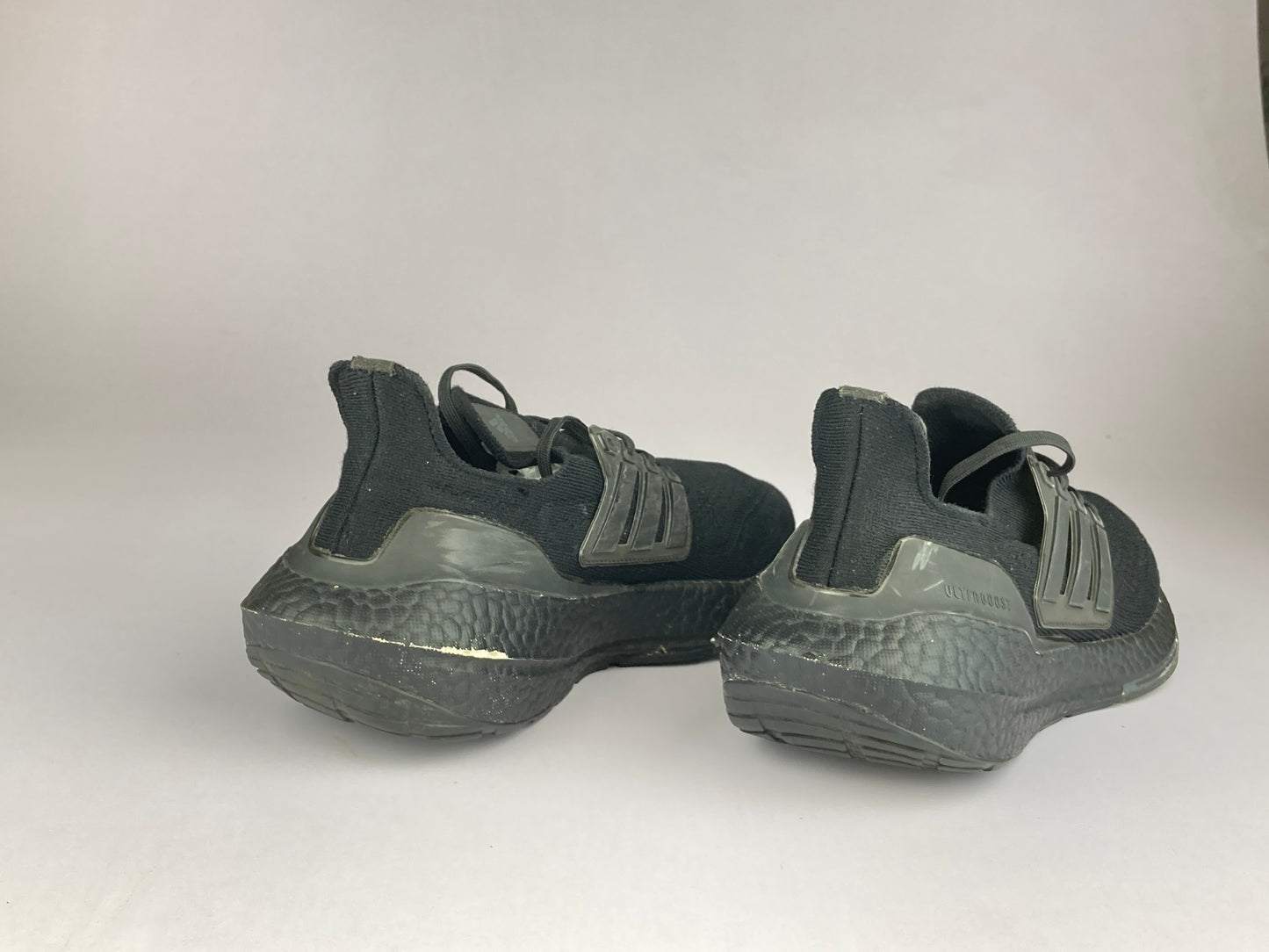 Shoes that are available online in Pakistan at athleticorner.com