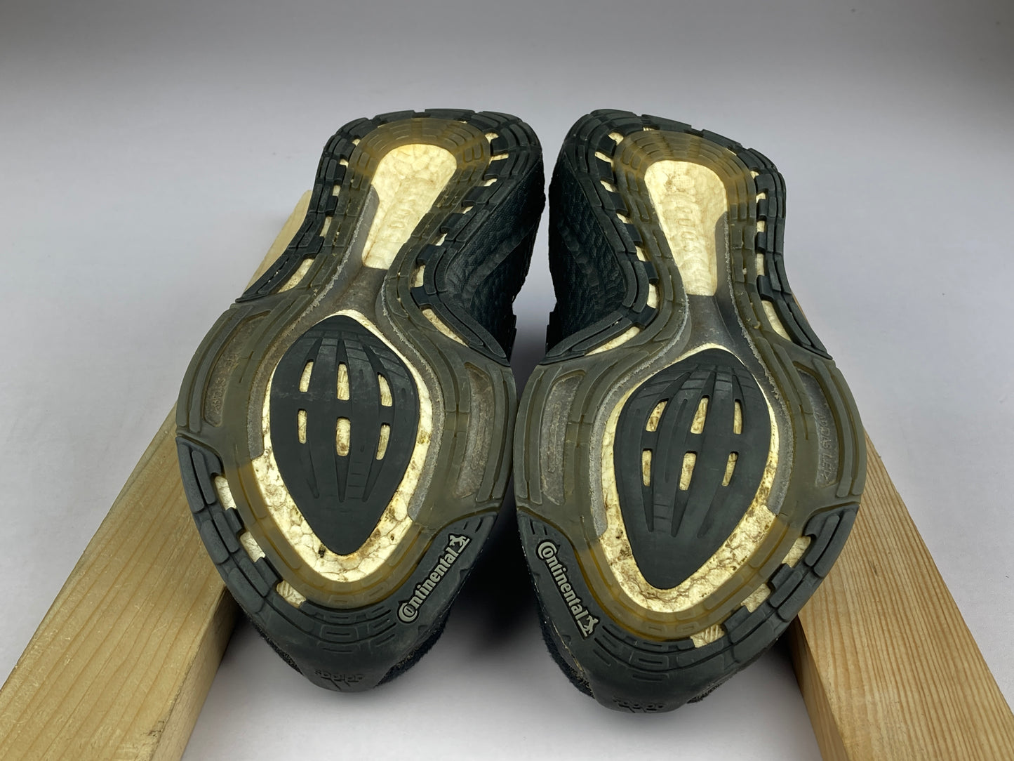 Shoes that are available online in Pakistan at athleticorner.com