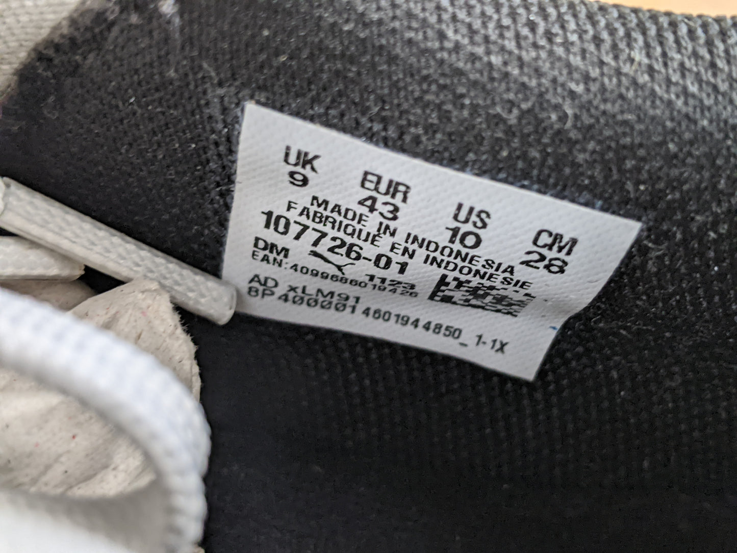 PUMA Future 7 Play TT Phenomenal - PUMA White/PUMA Black/Poison Pink (Brand New)