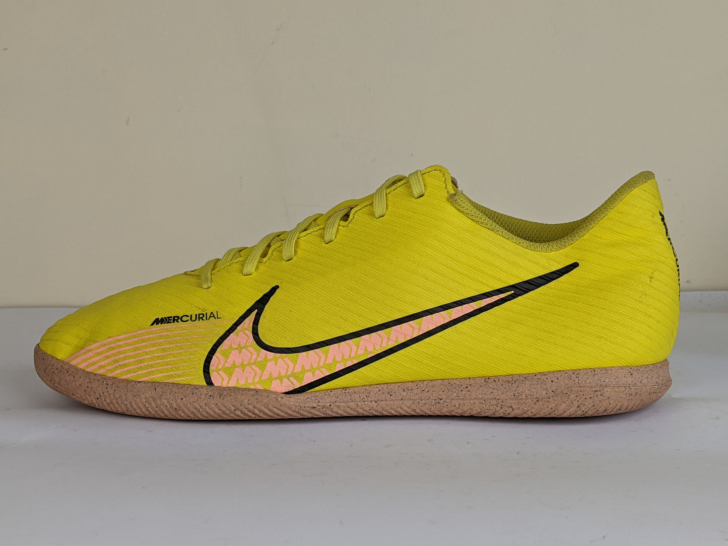 Nike Mercurial Vapor 15 Club IC Lucent - Yellow Strike/Sunset Glow