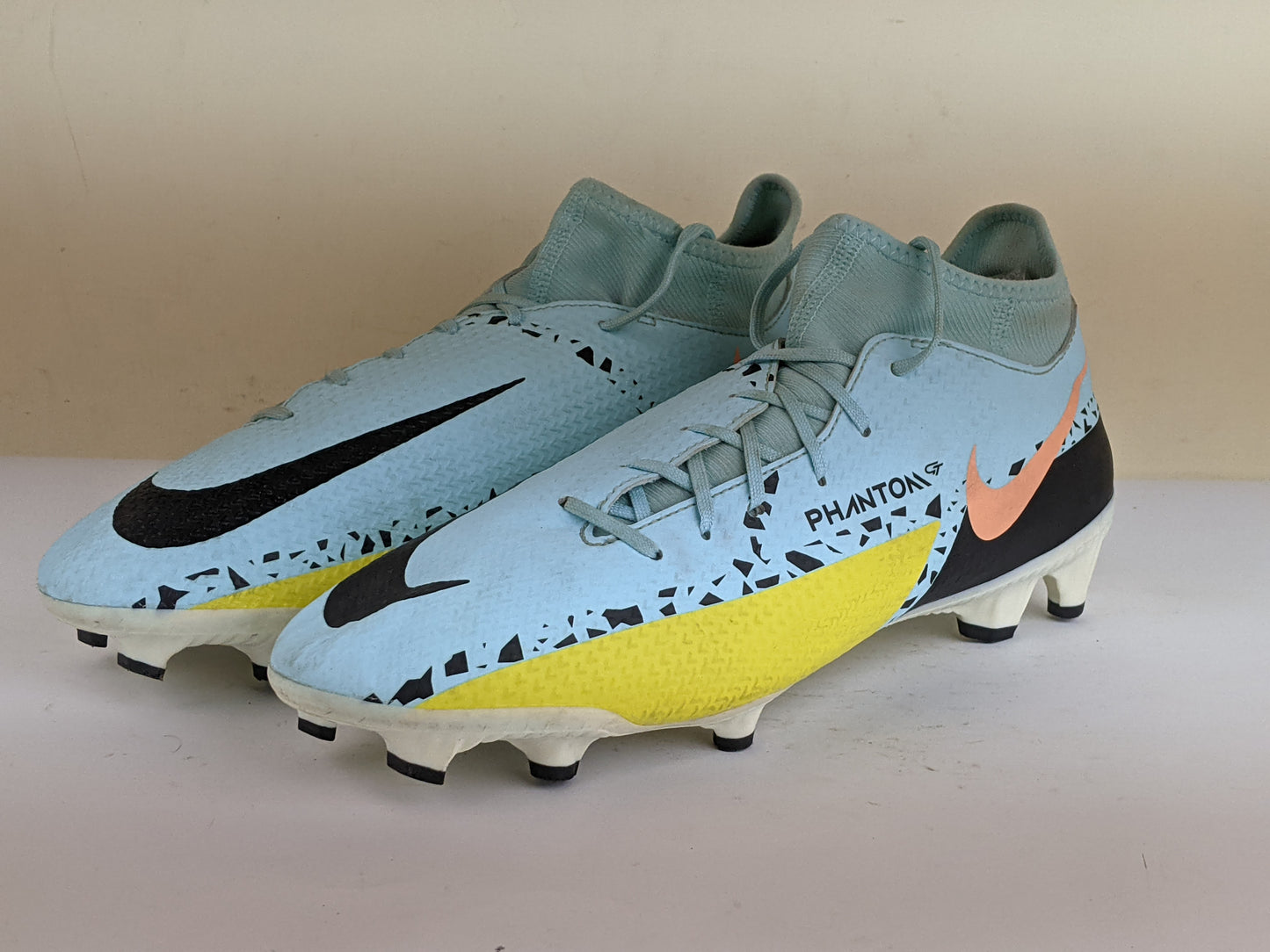 Nike Phantom GT 2 Academy DF MG Lucent - Glacier Ice/Black/Yellow Strike