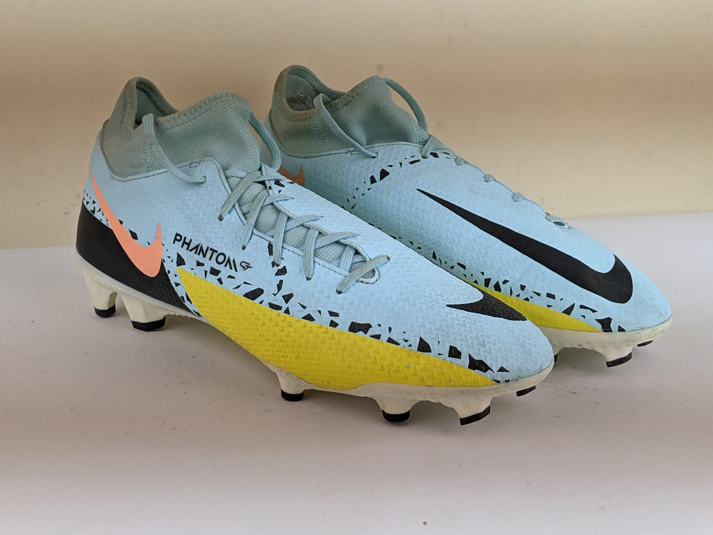 Nike Phantom GT 2 Academy DF MG Lucent - Glacier Ice/Black/Yellow Strike