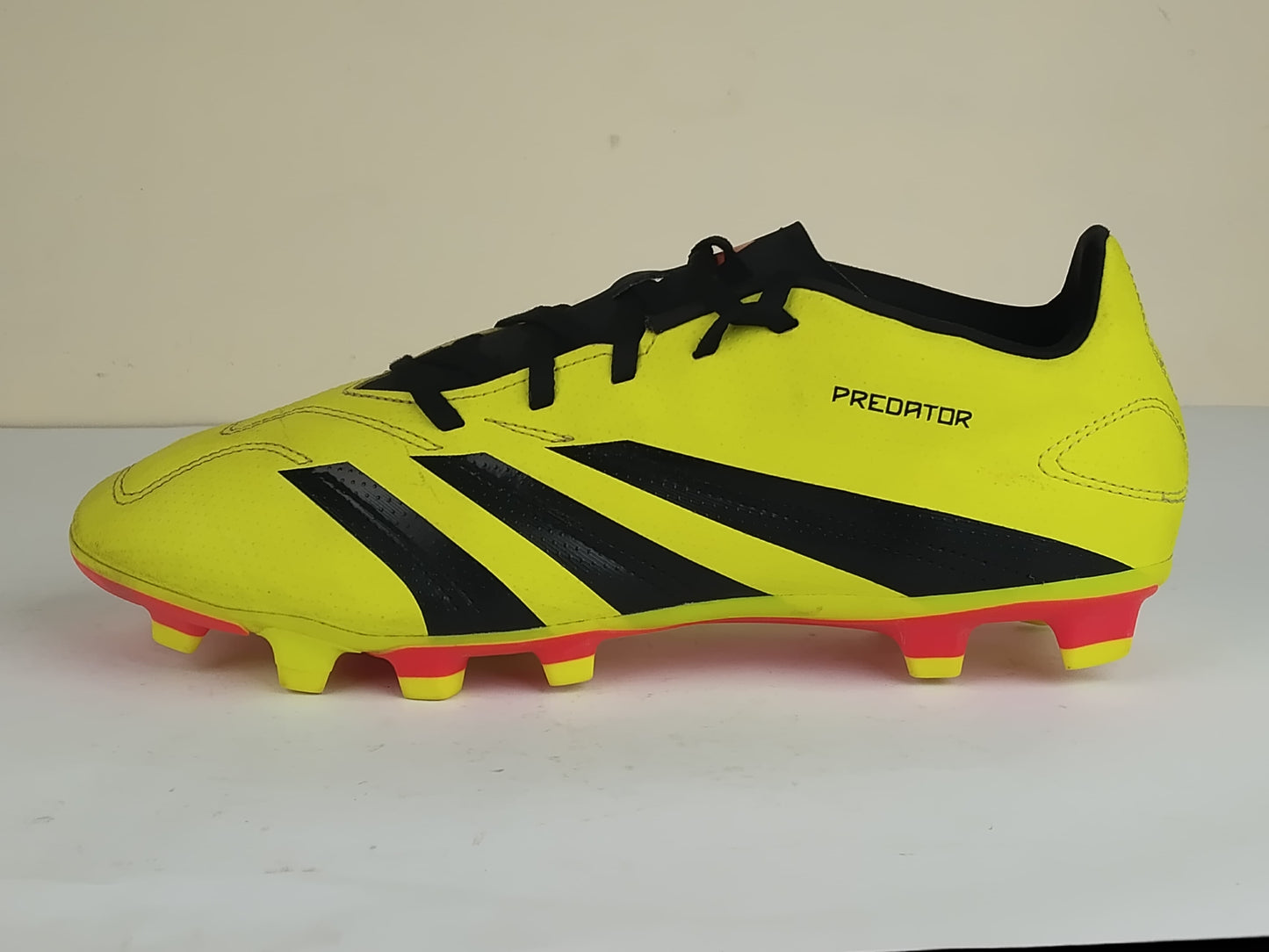 adidas Predator Club FxG Energy Citrus - Solar Yellow/Core Black/Solar Red