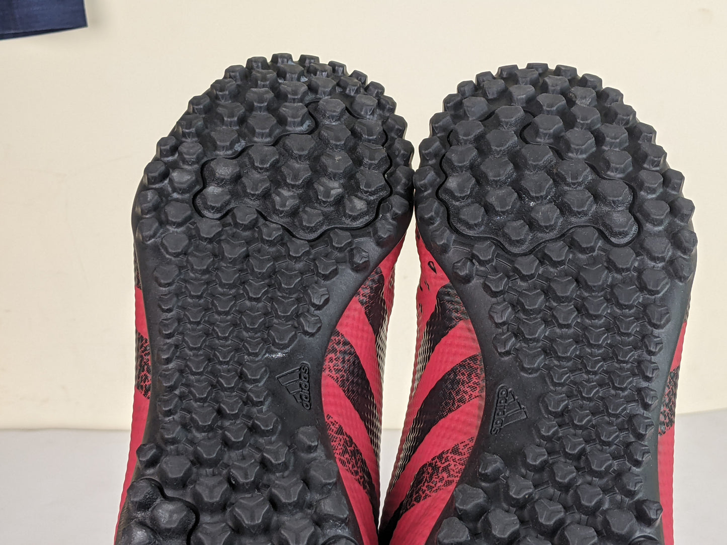 adidas Predator Freak .4 TF Meteorite - Red/Core Black