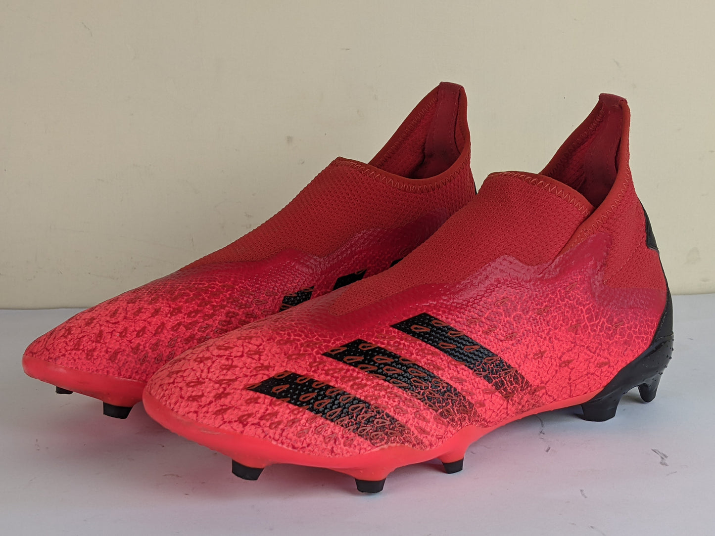 adidas Predator Freak .3 Laceless FG Meteorite - Red/Core Black/Solar Red