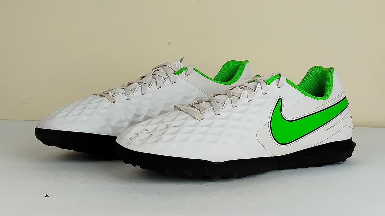 Nike Tiempo Legend 8 Club TF Spectrum - Platinum Tint/Rage Green