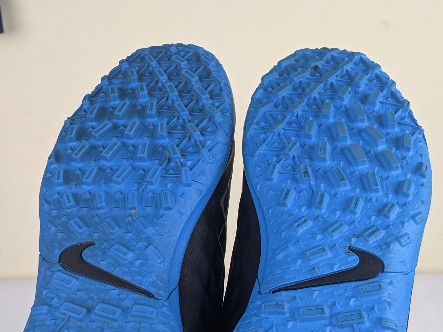 Nike Tiempo Legend 8 Club TF Under The Radar - Black/Blue Hero