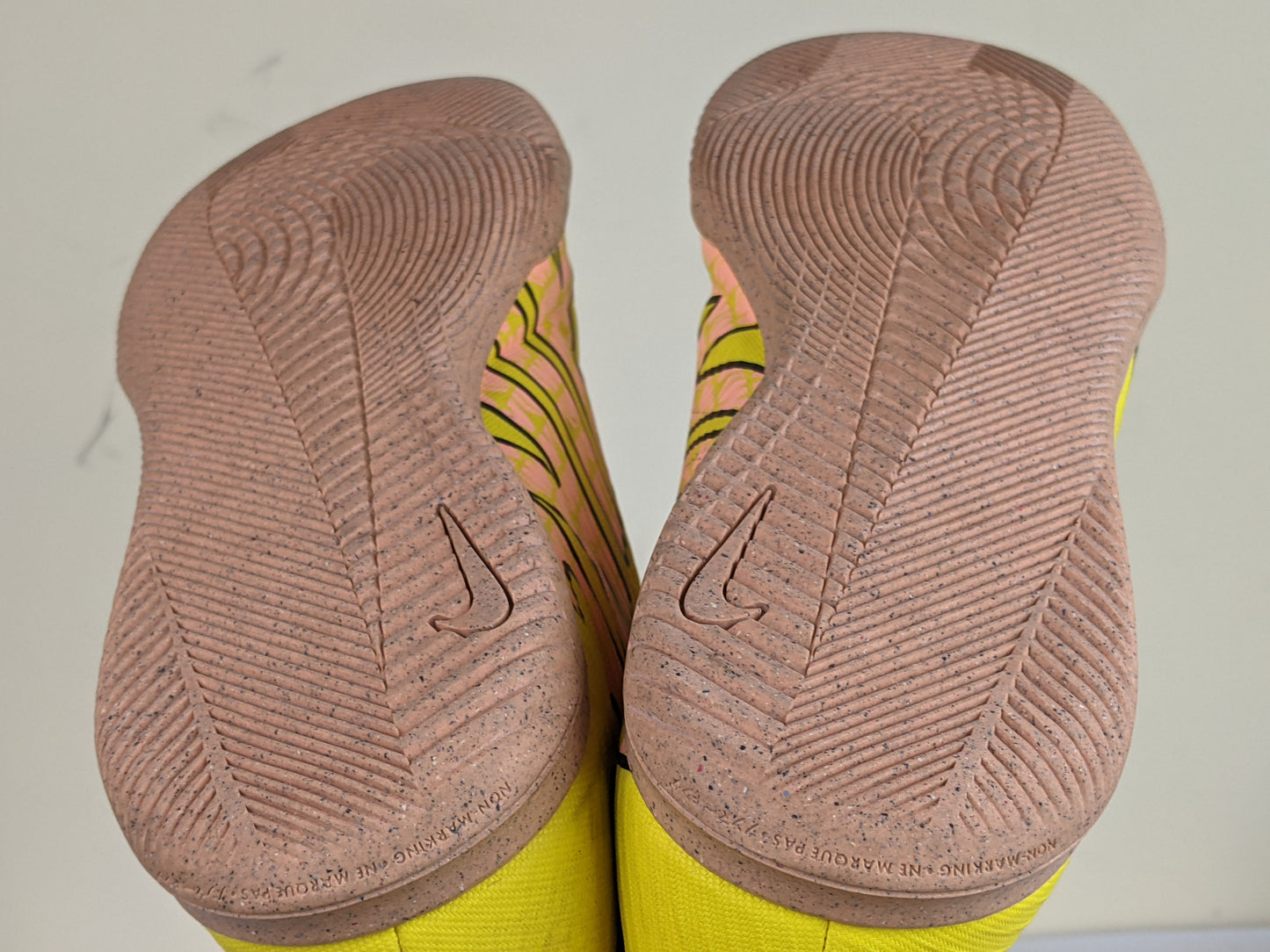 Nike Mercurial Vapor 15 Club IC Lucent - Yellow Strike/Sunset Glow