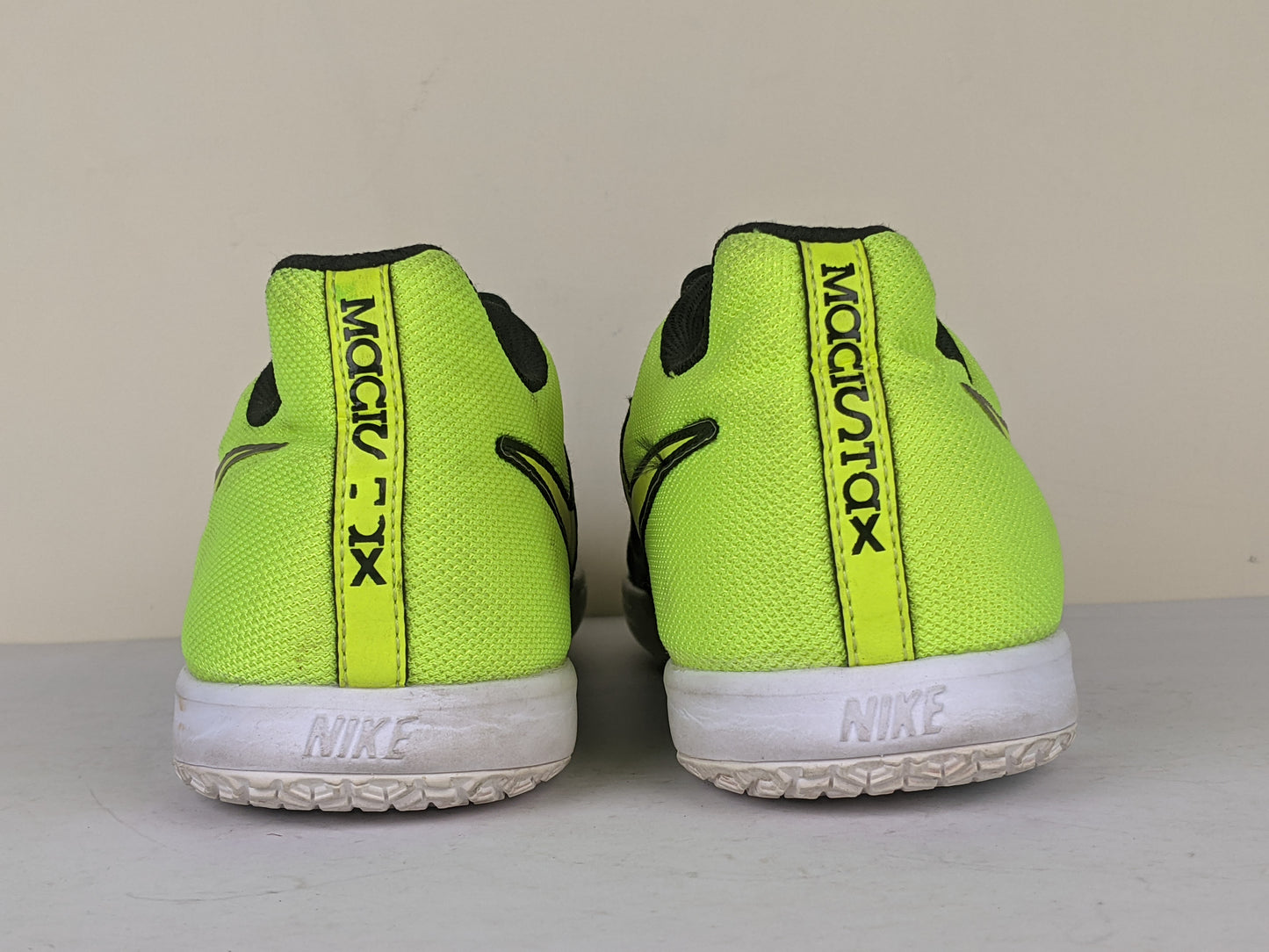 Nike MagistaX Pro IC Black/Volt/White