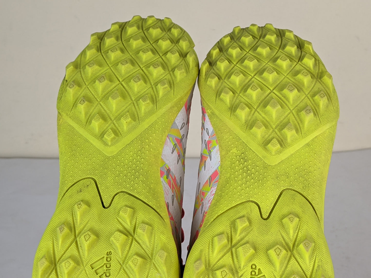 adidas Predator Freak .3 TF Numbers Up - Cool Grey/Footwear White/Solar Yellow - Kids