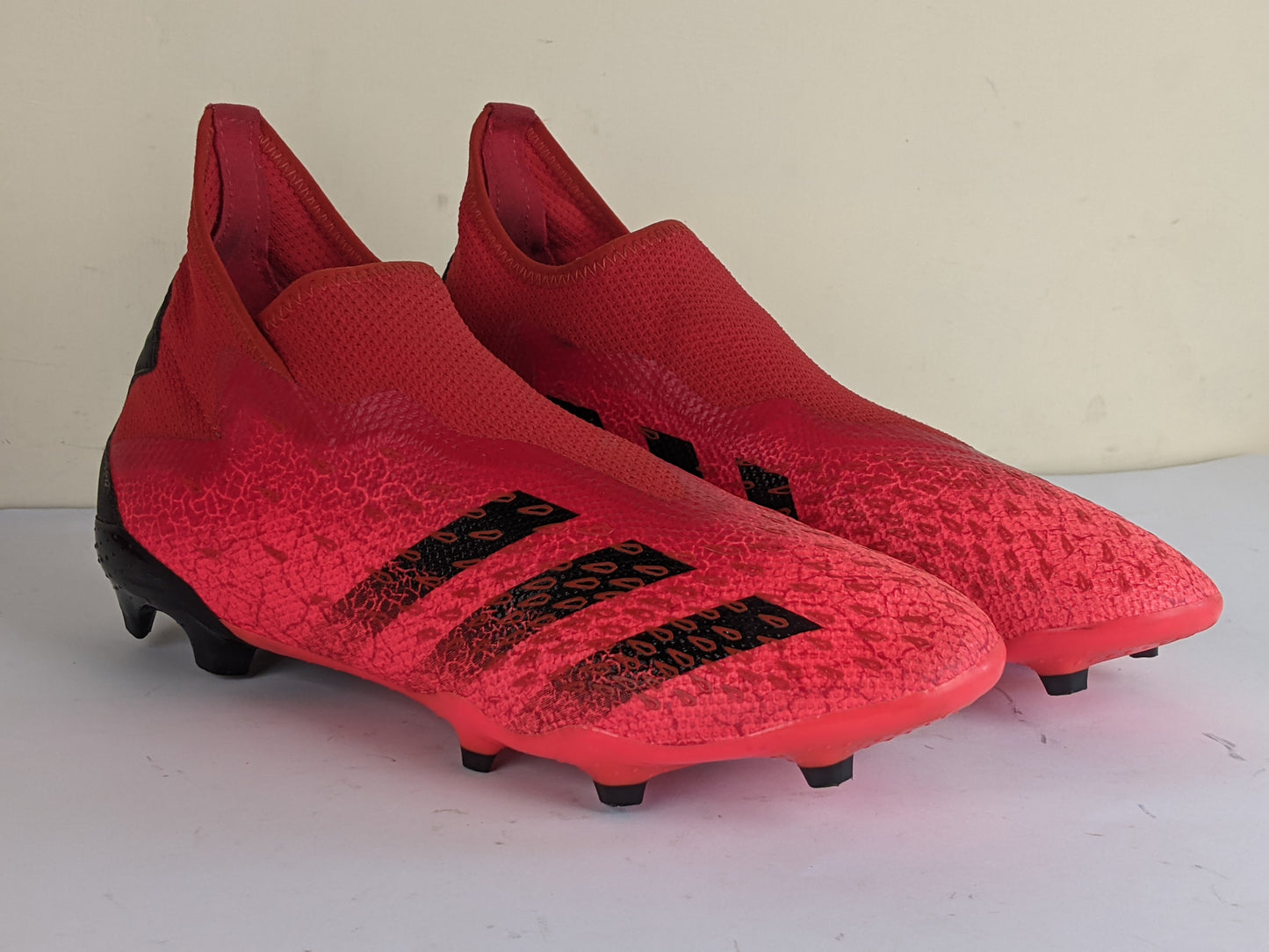 adidas Predator Freak .3 Laceless FG Meteorite - Red/Core Black/Solar Red