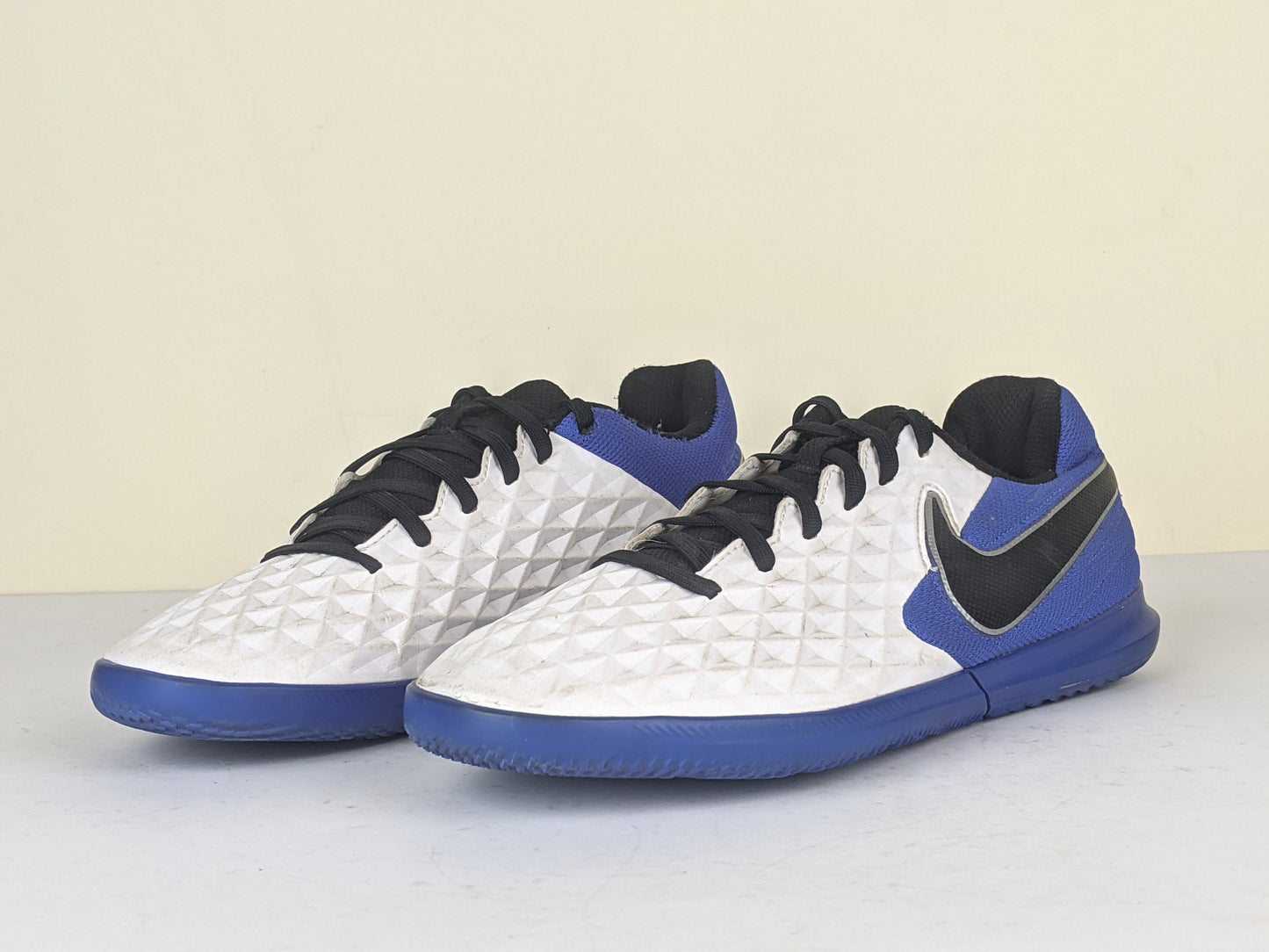 Nike Tiempo Legend 8 Club IC Daybreak - White/Black/Hyper Royal/Metallic Silver