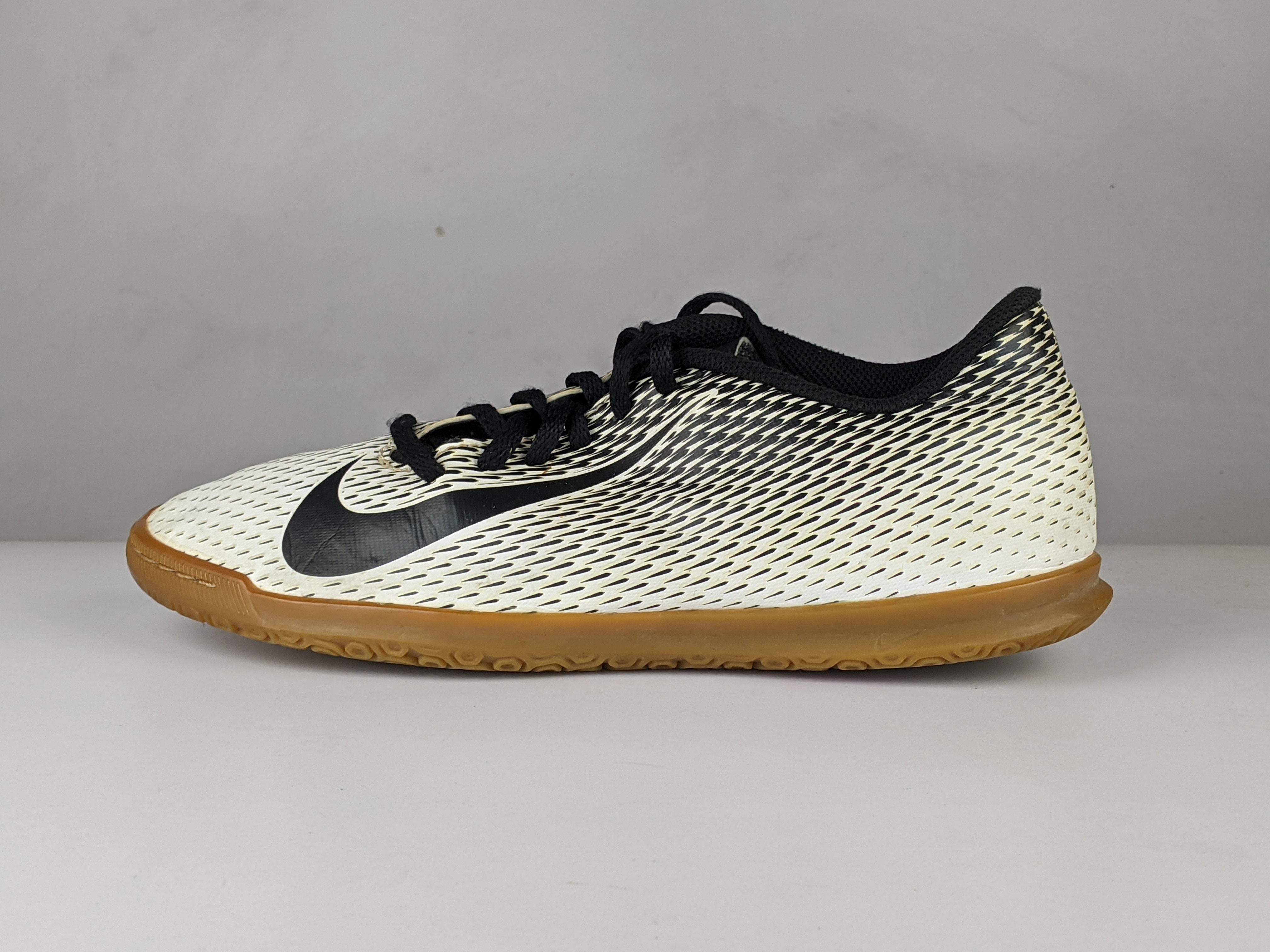 Nike Bravata II IC 'White/Black â Athletic Corner