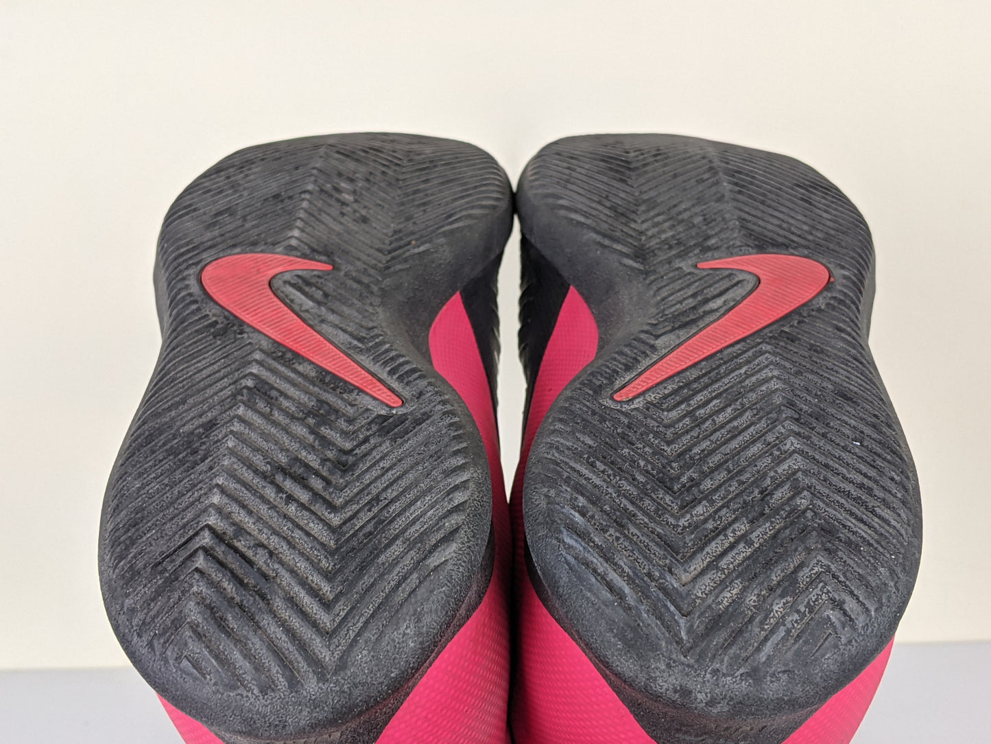 Nike Phantom Venom Club IC Future Lab - Laser Crimson/Metallic Silver/Black