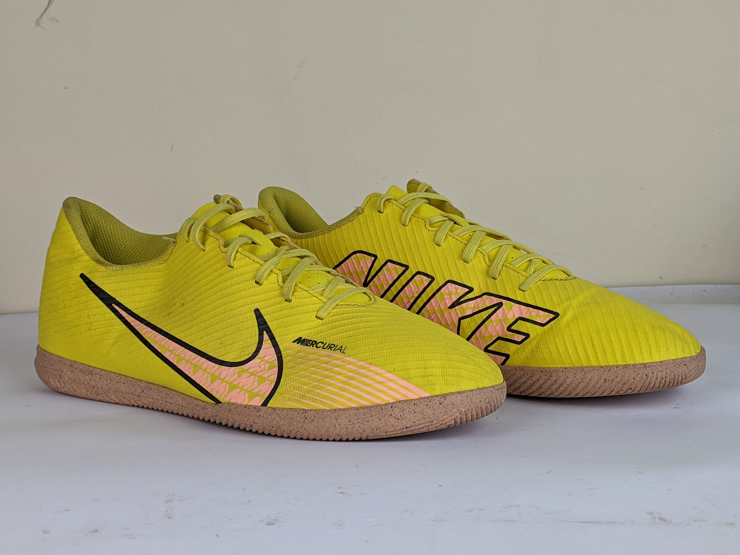 Nike Mercurial Vapor 15 Club IC Lucent - Yellow Strike/Sunset Glow