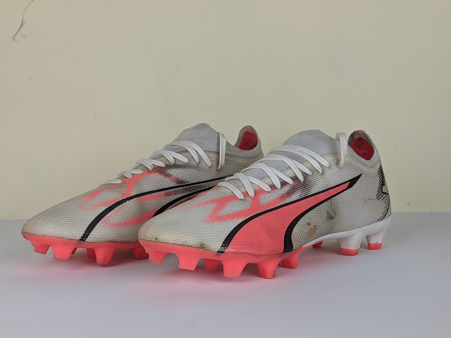 PUMA Ultra Match FG/AG Breakthrough - PUMA White/PUMA Black/Fire Orchid