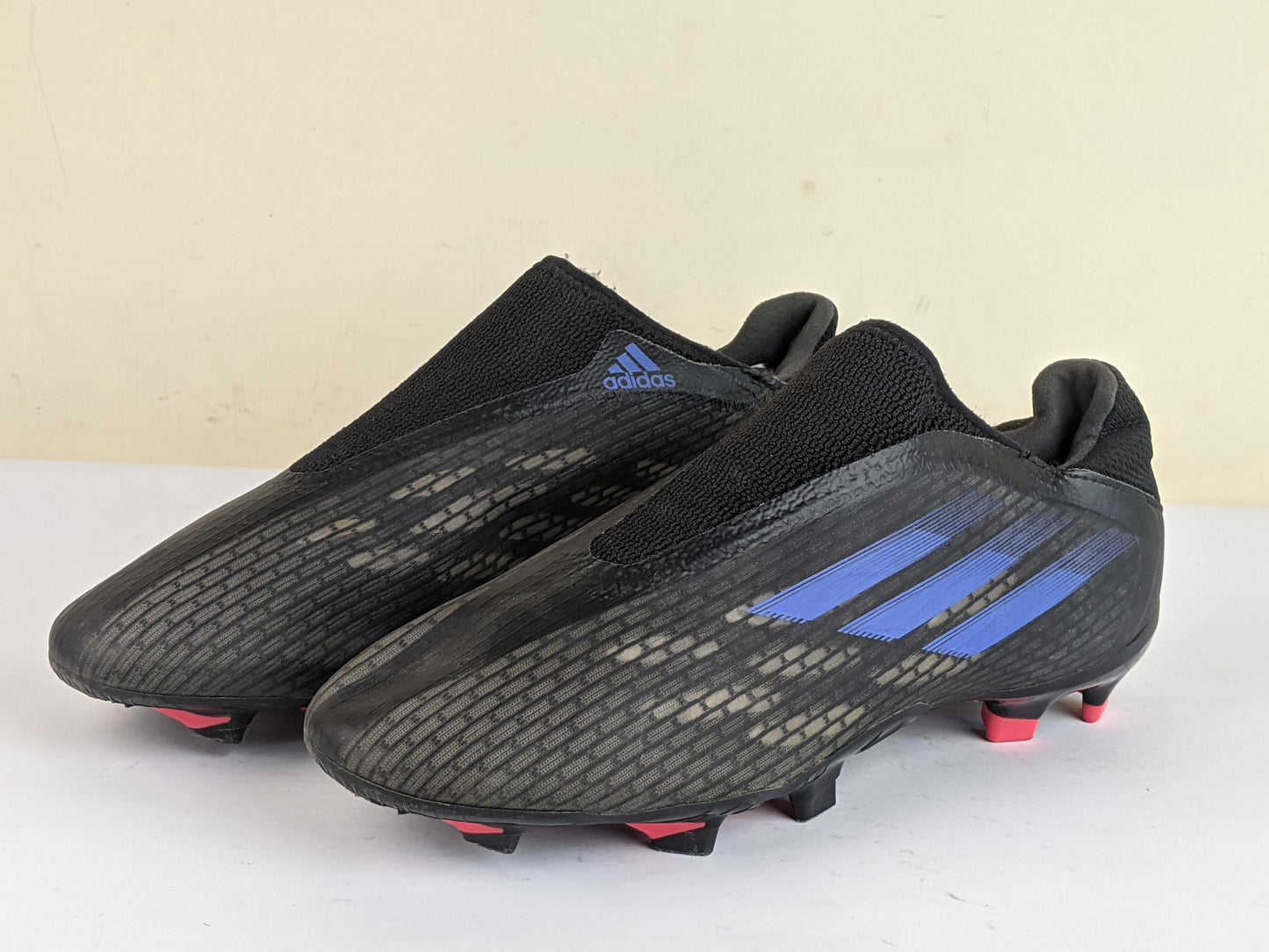 adidas X Speedflow .3 Laceless FG Edge of Darkness - Core Black/Sonic Ink/Solar Yellow