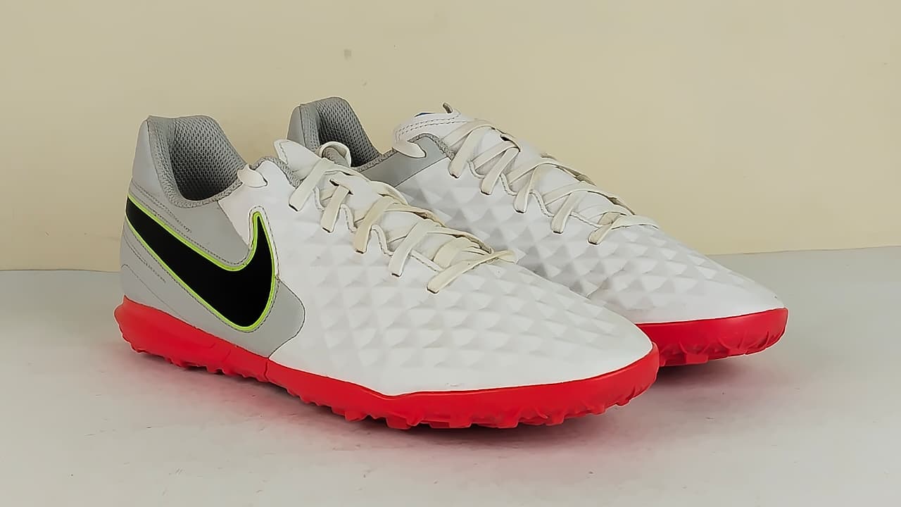 Nike Tiempo Legend 8 Club TF Platinum - White/Black/Grey Fog/Bright Crimson