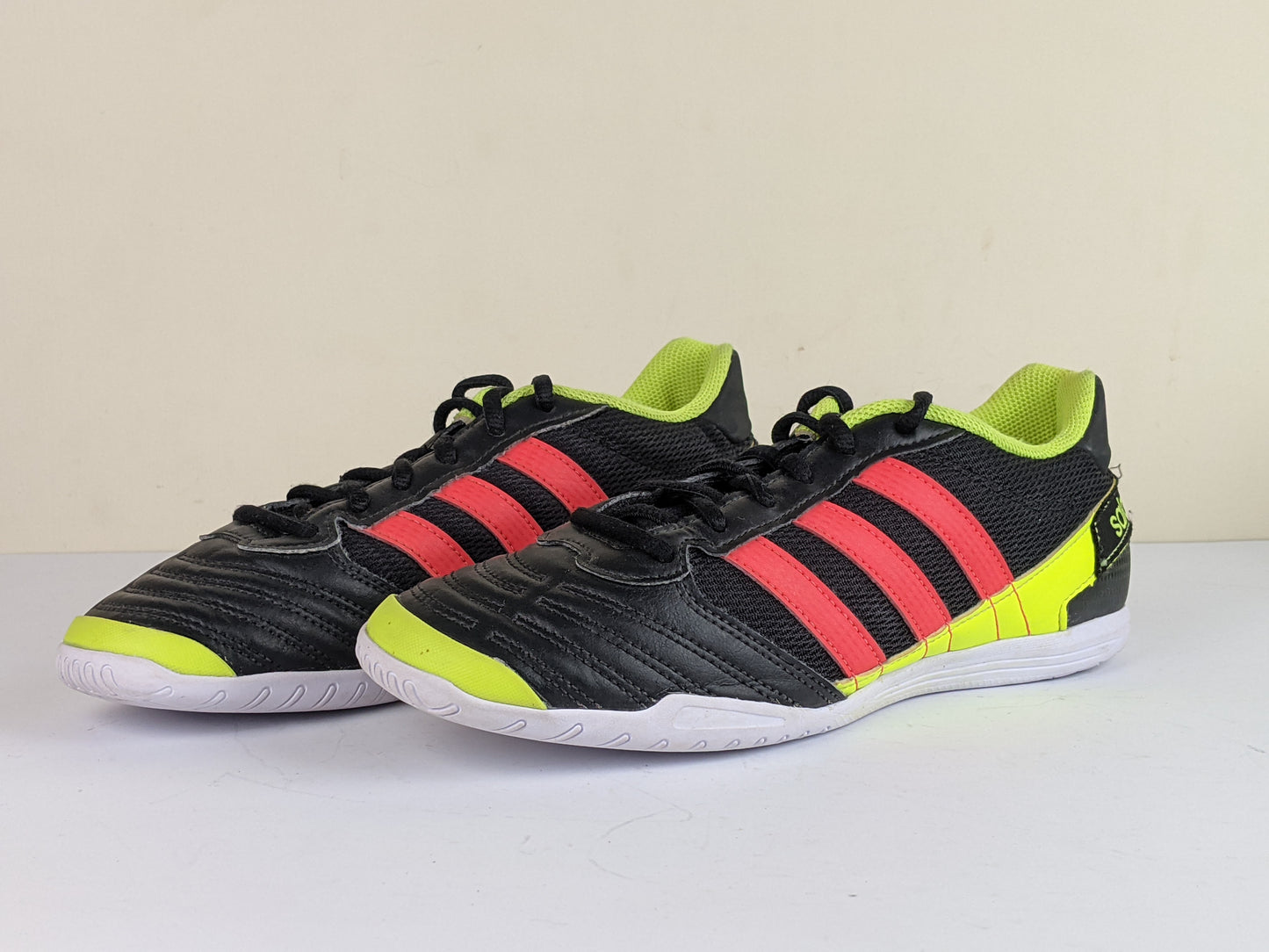 adidas Super Sala IC - Core Black/Solar Red/Solar Yellow