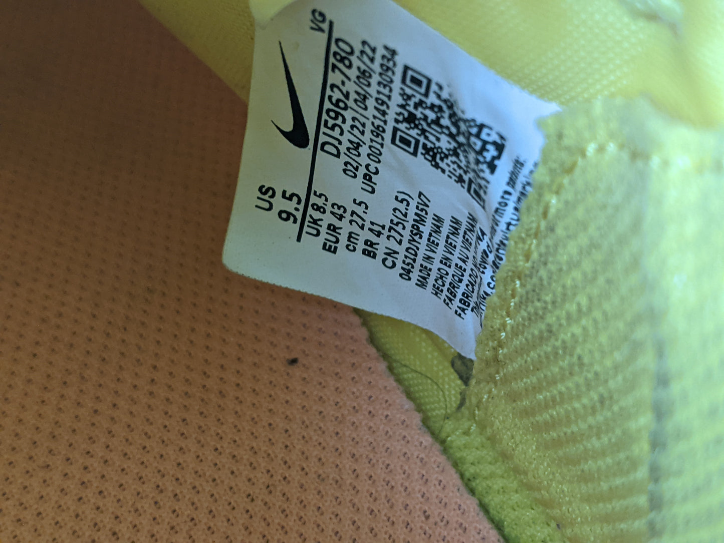 Nike Air Zoom Mercurial Superfly 9 Club IC Lucent - Yellow Strike/Sunset Glow