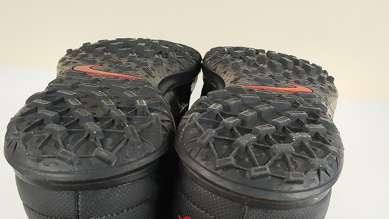 Nike Tiempo Legend 8 Club TF Black X Chile Red - Black/Chile Red/Dark Smoke Grey