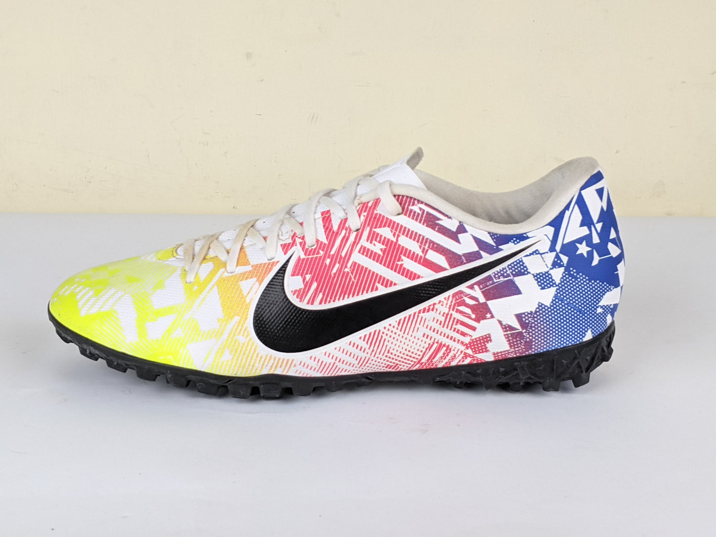 Nike Mercurial Vapor 13 Academy TF NJR Jogo Prismatico - White/Black/Racer Blue/Volt