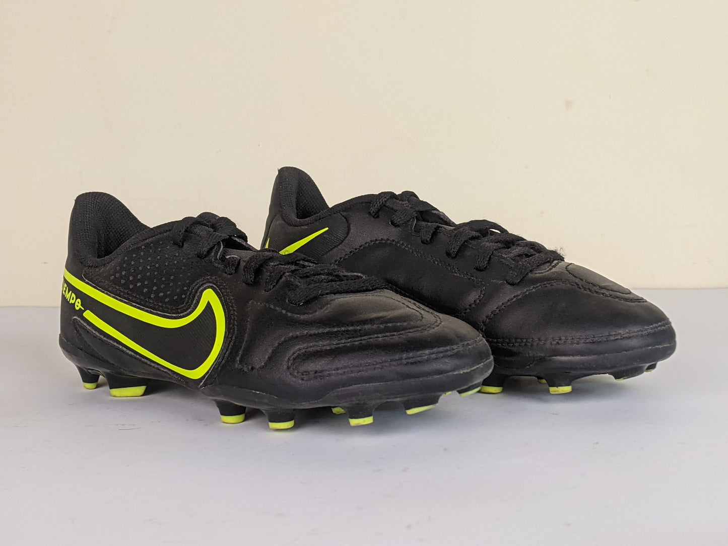 Nike Tiempo Legend 9 Club MG Black/Volt