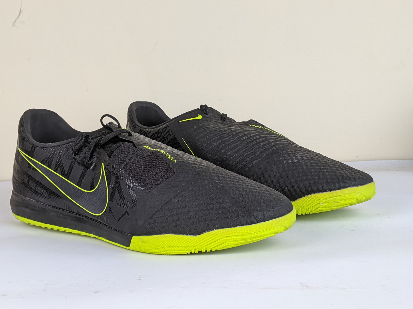 Nike Phantom Venom Academy IC 'Under The Radar Pack Black Volt'