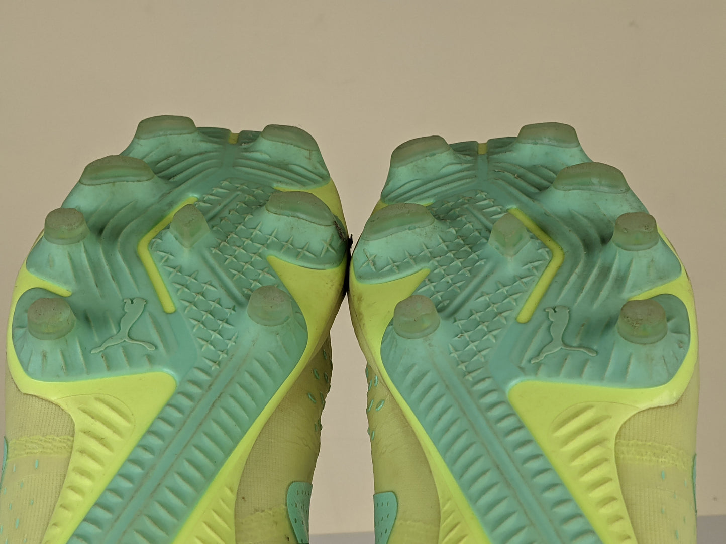 PUMA Future Match + Laceless FG/AG Pursuit - Fast Yellow/PUMA Black/Electric Peppermint