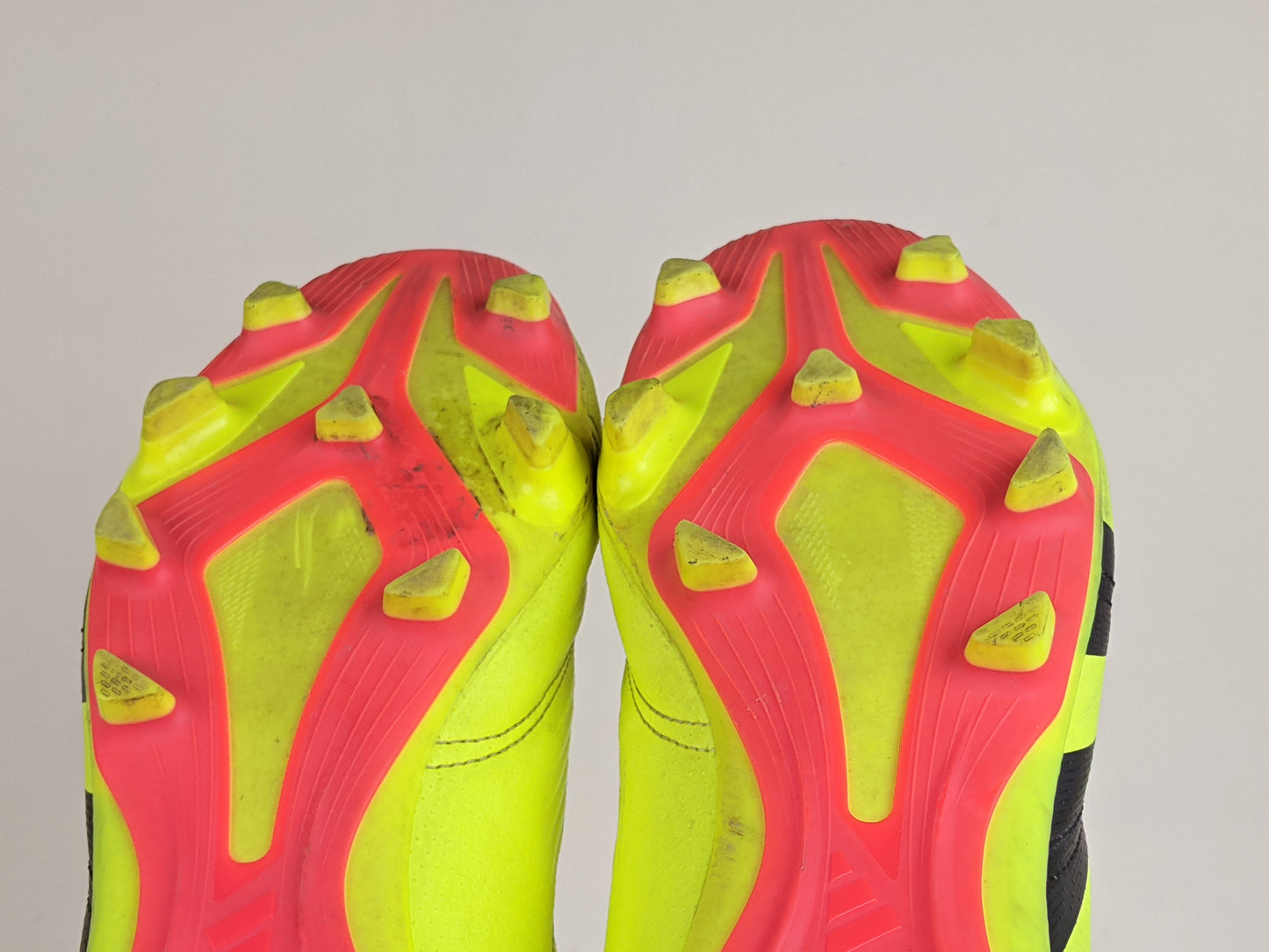 adidas Predator Club FxG Energy Citrus - Solar Yellow/Core Black/Solar Red