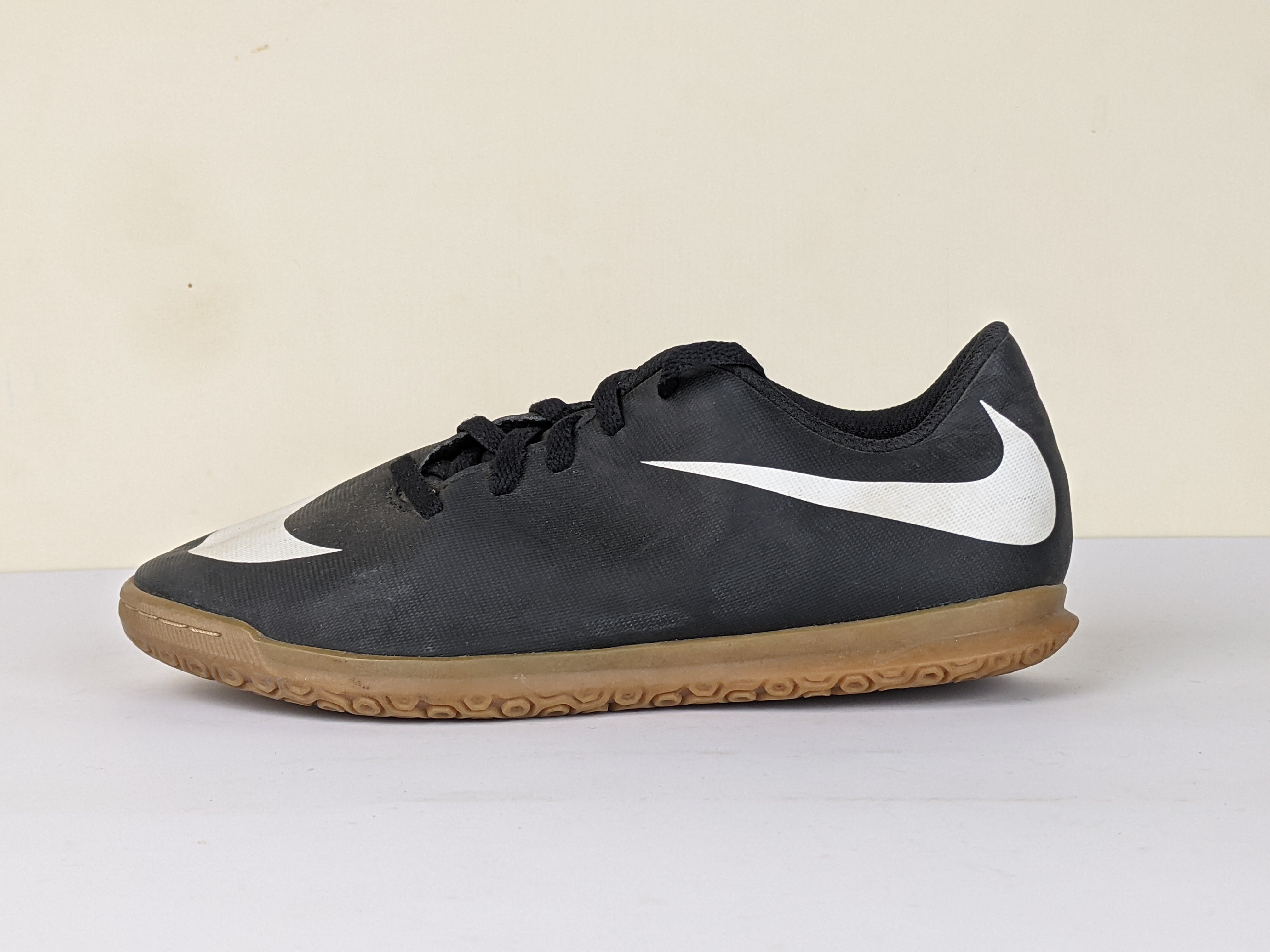 Nike BravataX II IC 'Black/White â Athletic Corner