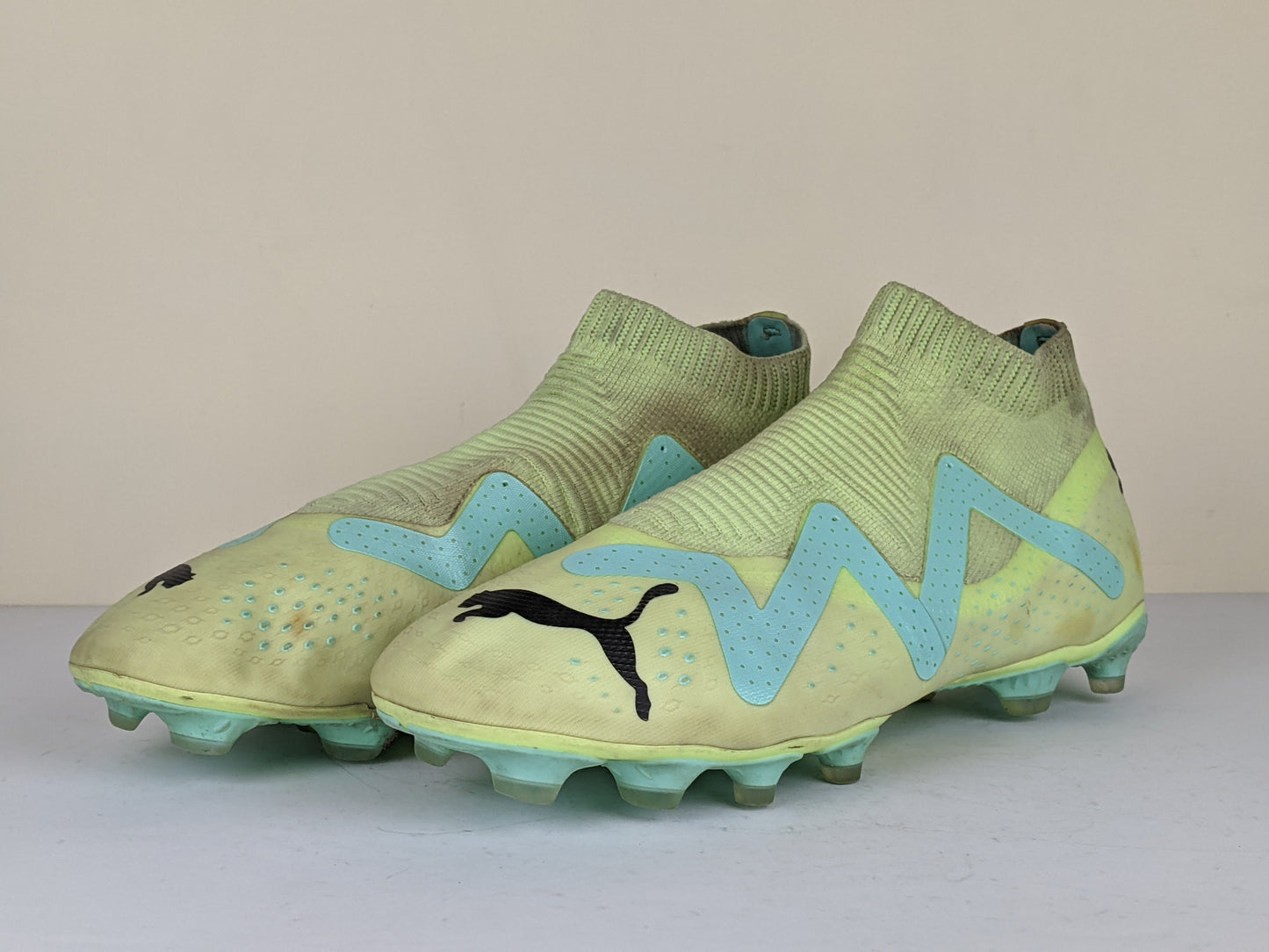 PUMA Future Match + Laceless FG/AG Pursuit - Fast Yellow/PUMA Black/Electric Peppermint
