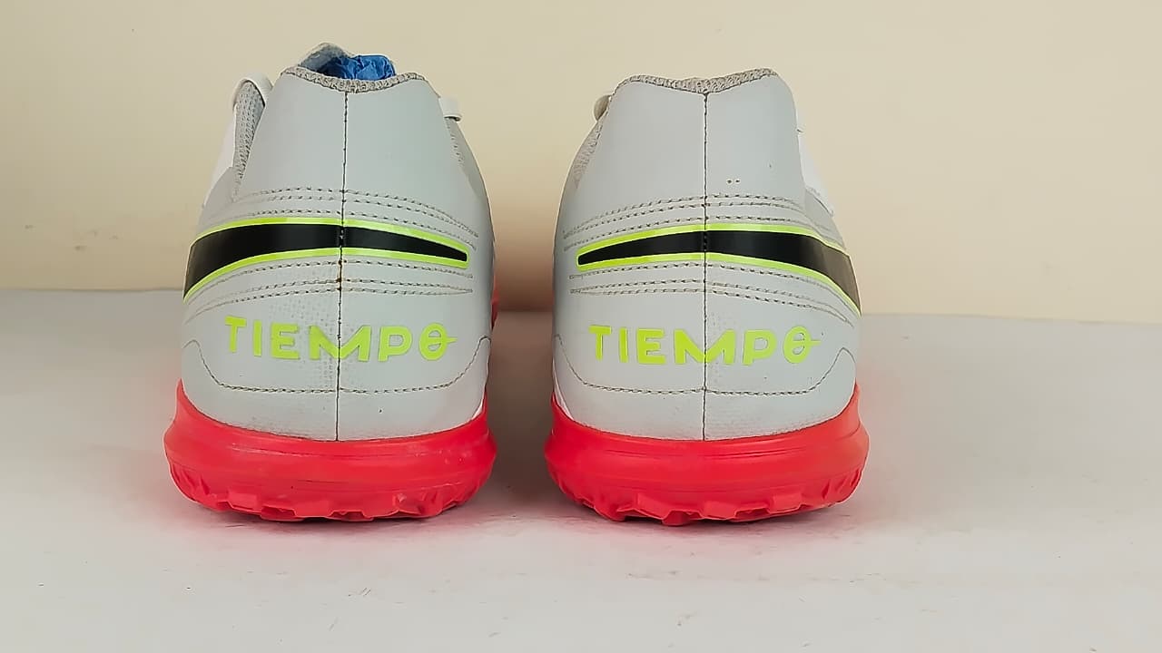 Nike Tiempo Legend 8 Club TF Platinum - White/Black/Grey Fog/Bright Crimson