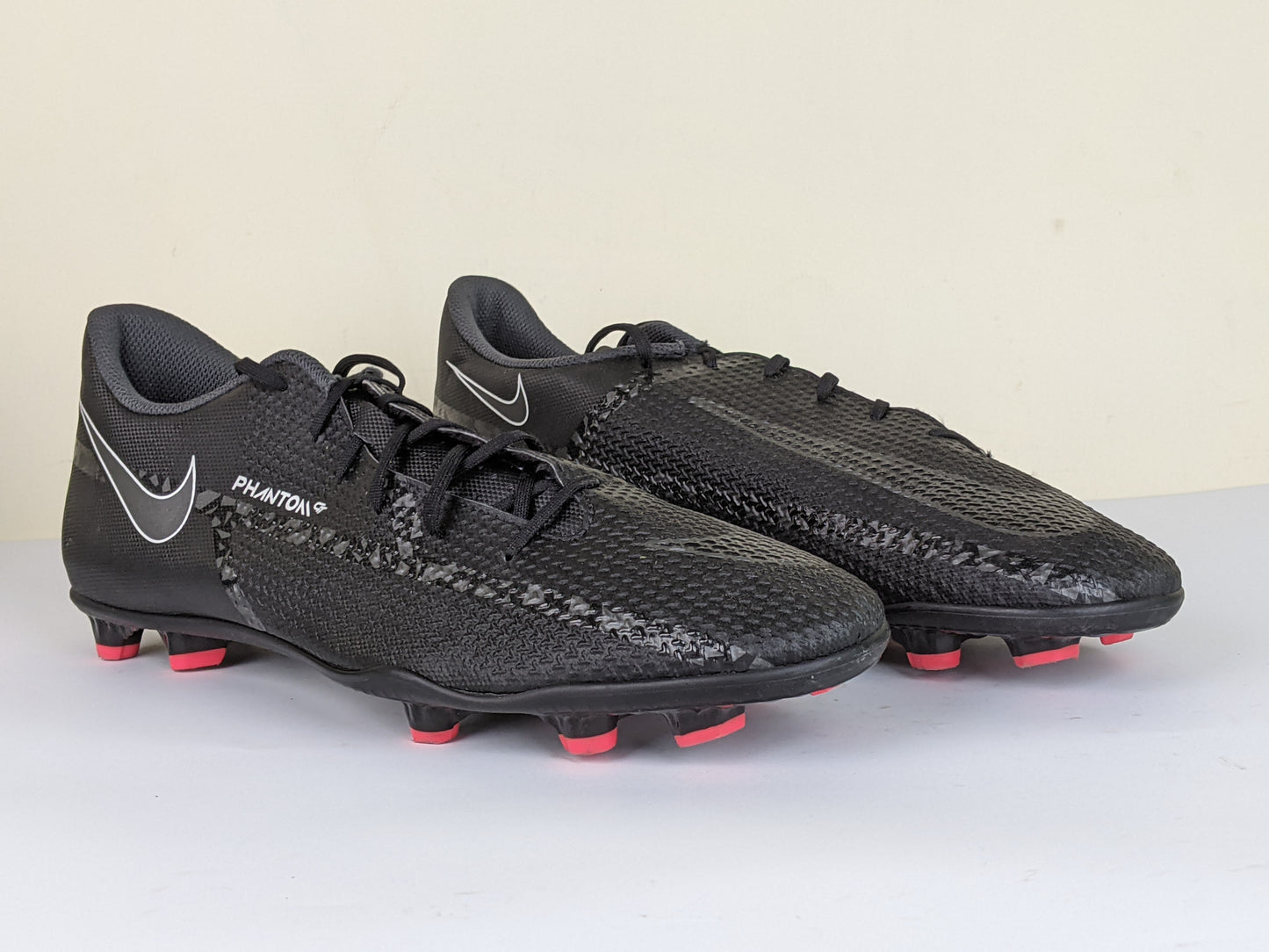Nike Phantom GT 2 Club MG Shadow - Black/Summit White/Bright Crimson