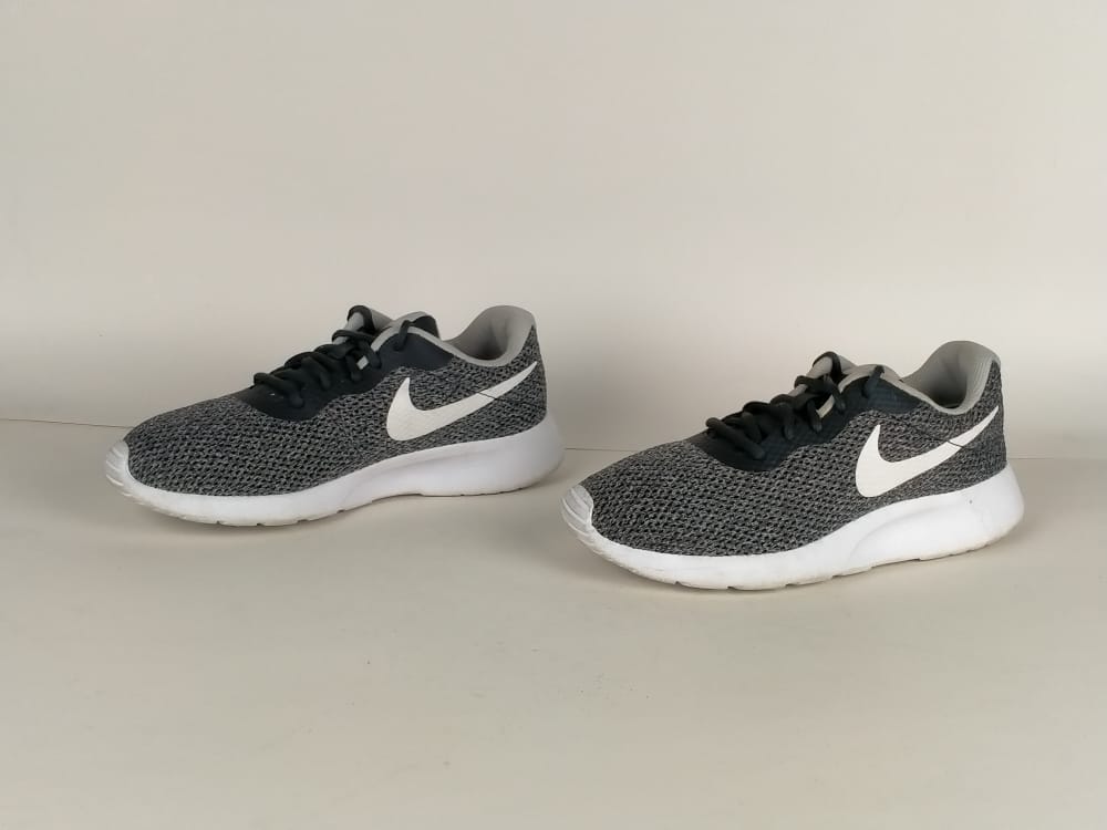 Nike Wmns Tanjun SE 'Antrhacite White/Black' – Athletic Corner