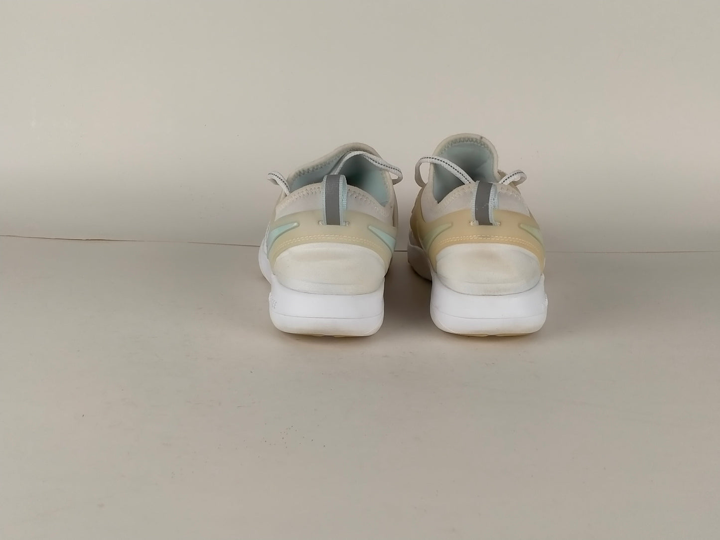 Nike Wmns Free Tr 7 Reflect 'White'-Running-Athletic Corner