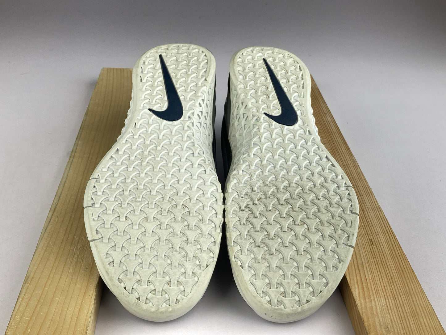 Nike Wmns Metcon 4 Metallic 'College Navy'-Sneakers-Athletic Corner