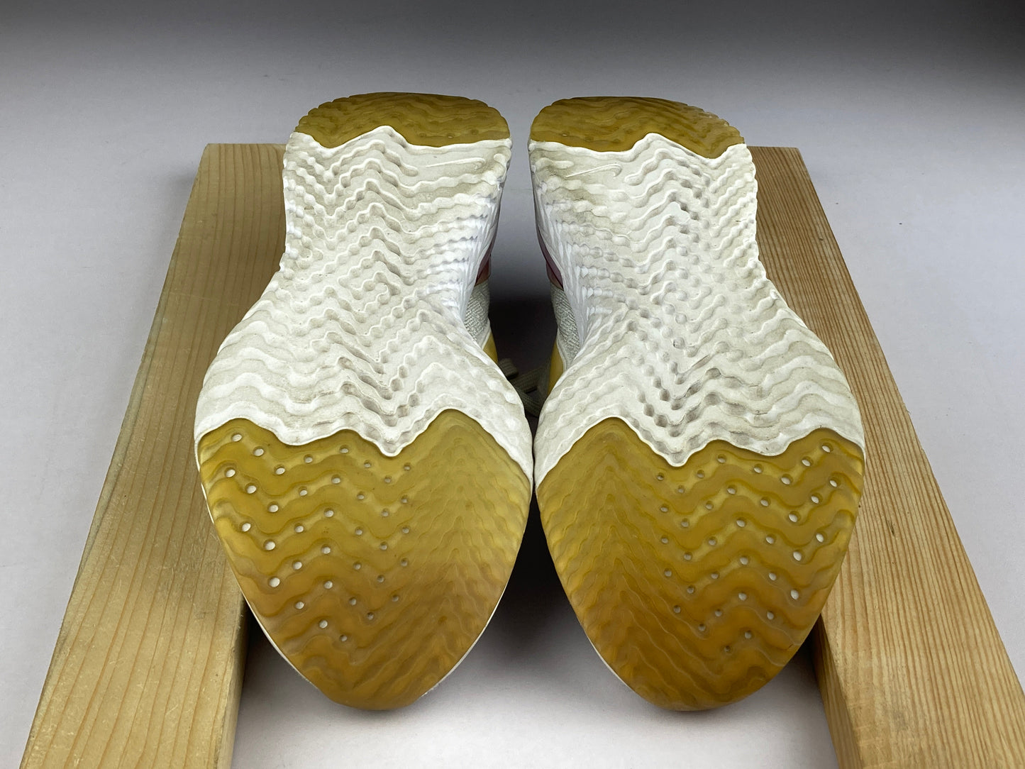 Nike Wmns Epic React Flyknit 2 'White/Pink Foam'-Running-Athletic Corner