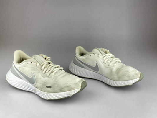 Nike Wmns Revolution 5 'White/Pure Platinum' BQ3207-100