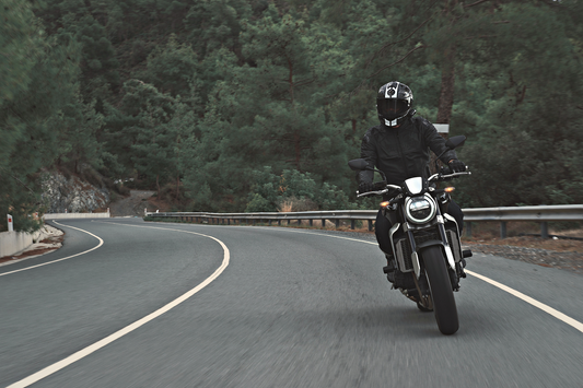 13 Reasons to Choose Motorbike over Car for Everyday Commute