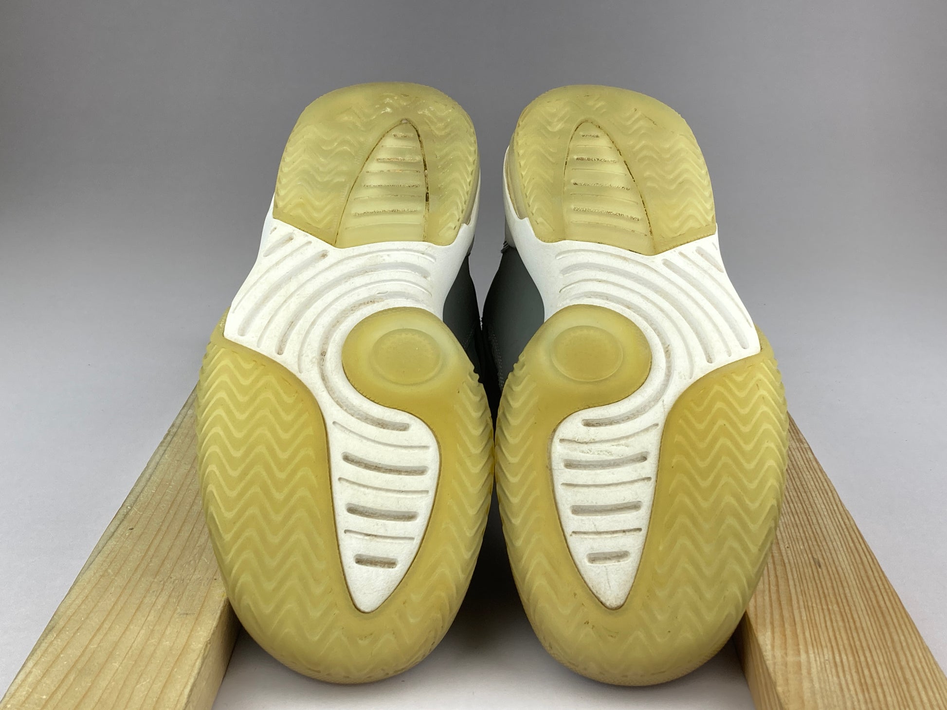 Shoes that are available online in Pakistan at athleticorner.com