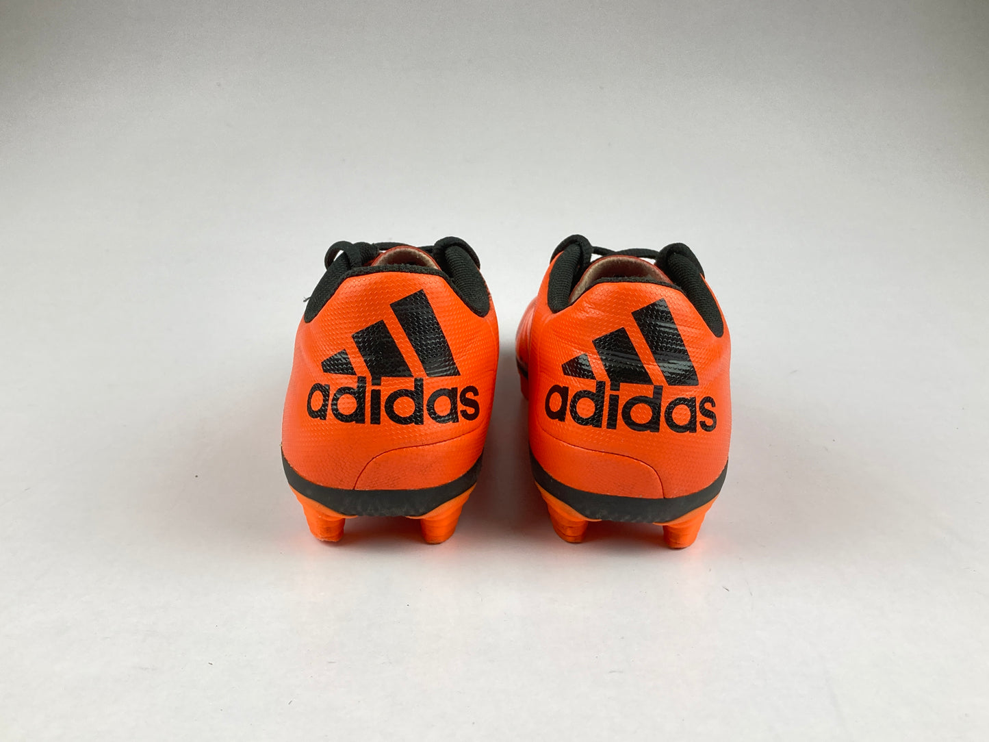 Shoes that are available online in Pakistan at athleticorner.com