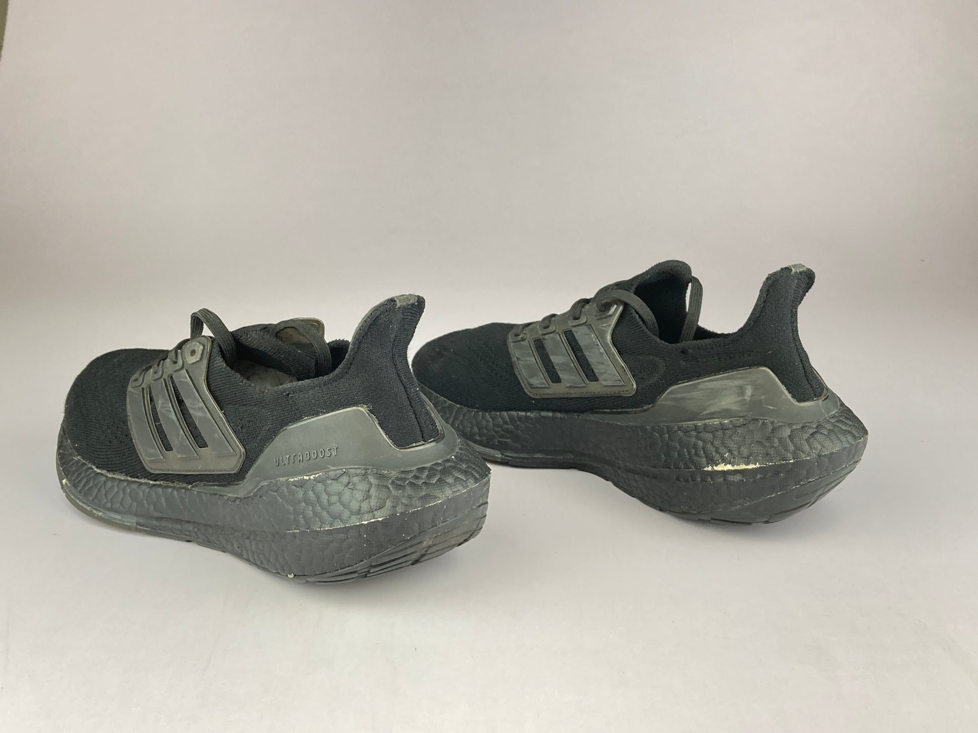 Shoes that are available online in Pakistan at athleticorner.com