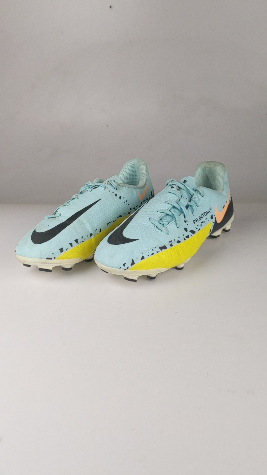 (GS) Nike Phantom GT2 Academy MG 'Lucent Pack' Athletic Corner